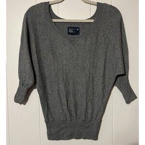 American Eagle Outfitters Gray Dolman 3/4 Length Sleeves Lightweight Knit Shirt